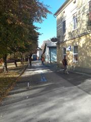 Parkiranje v enosmerni ulici ni več dovoljeno. 